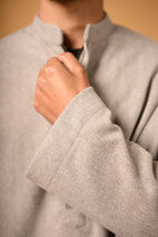 فيران رمادي كريمي بنقشة متعرجة