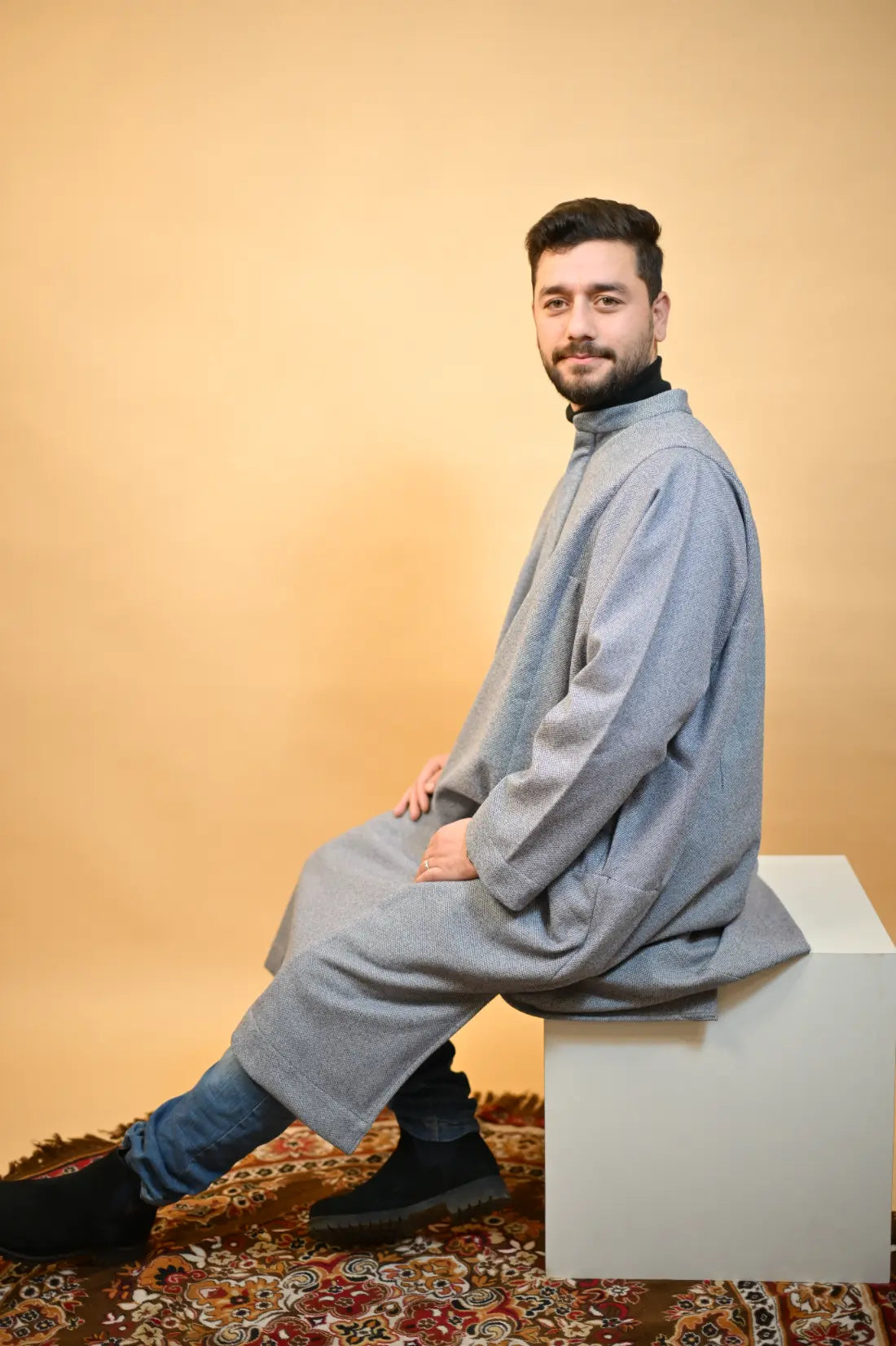 Grey Dotted Kashmiri Pheran