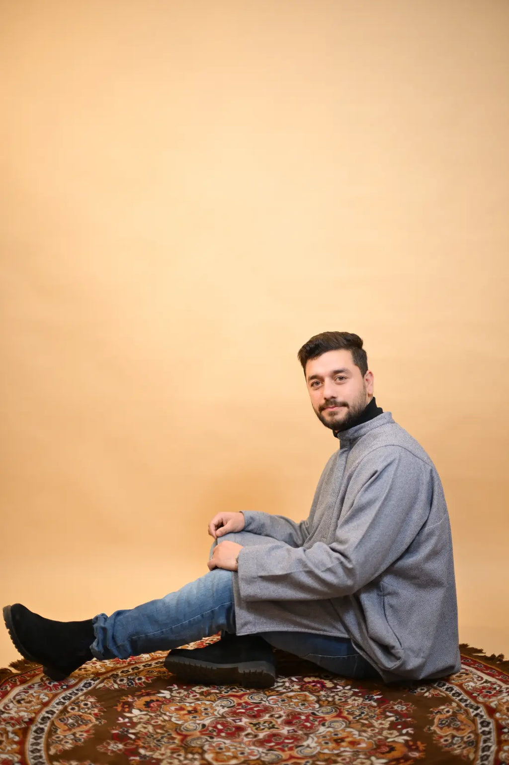 Grey Dotted Kashmiri Pheran