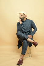 قميص وسروال رمادي داكن