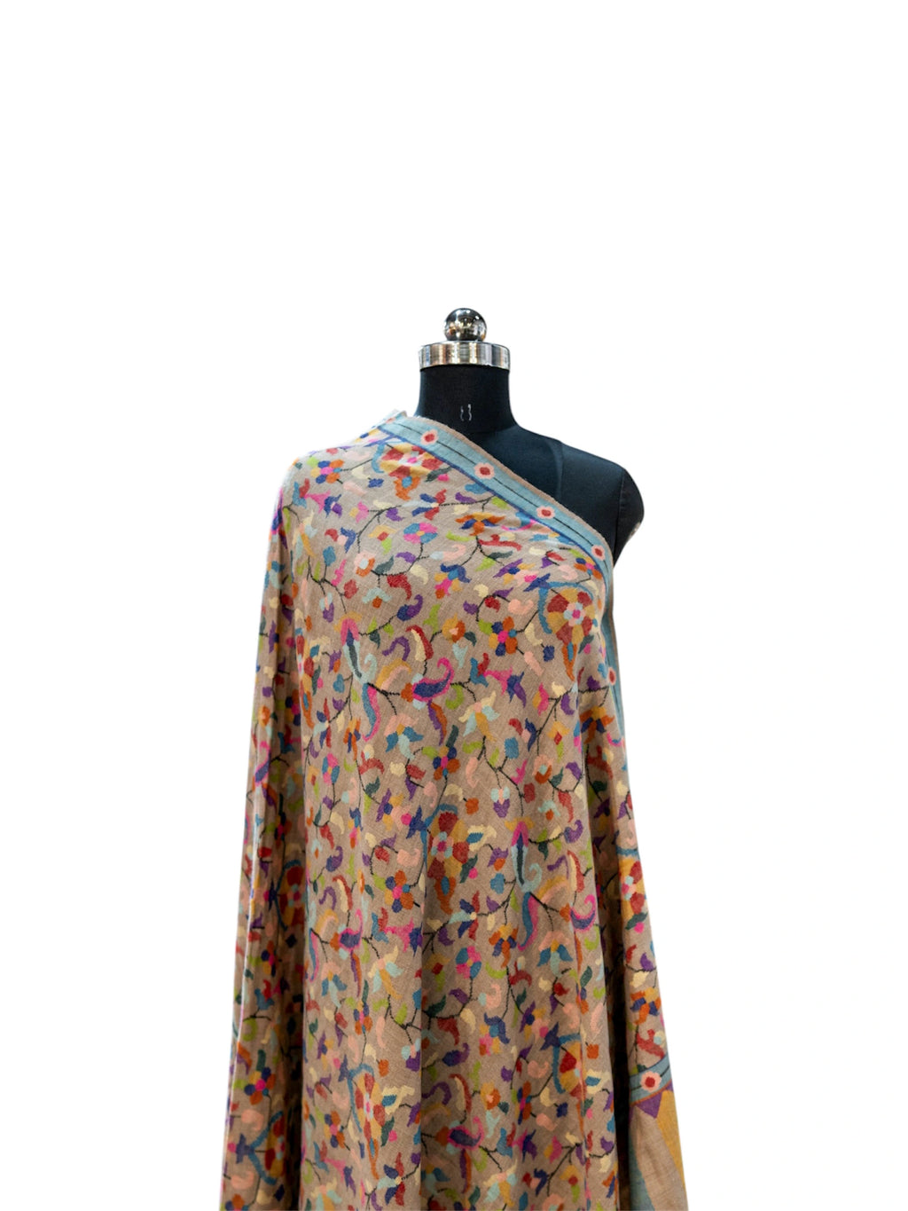 شال مطرز من قماش كاني باشمينا باللون الرمادي النقي