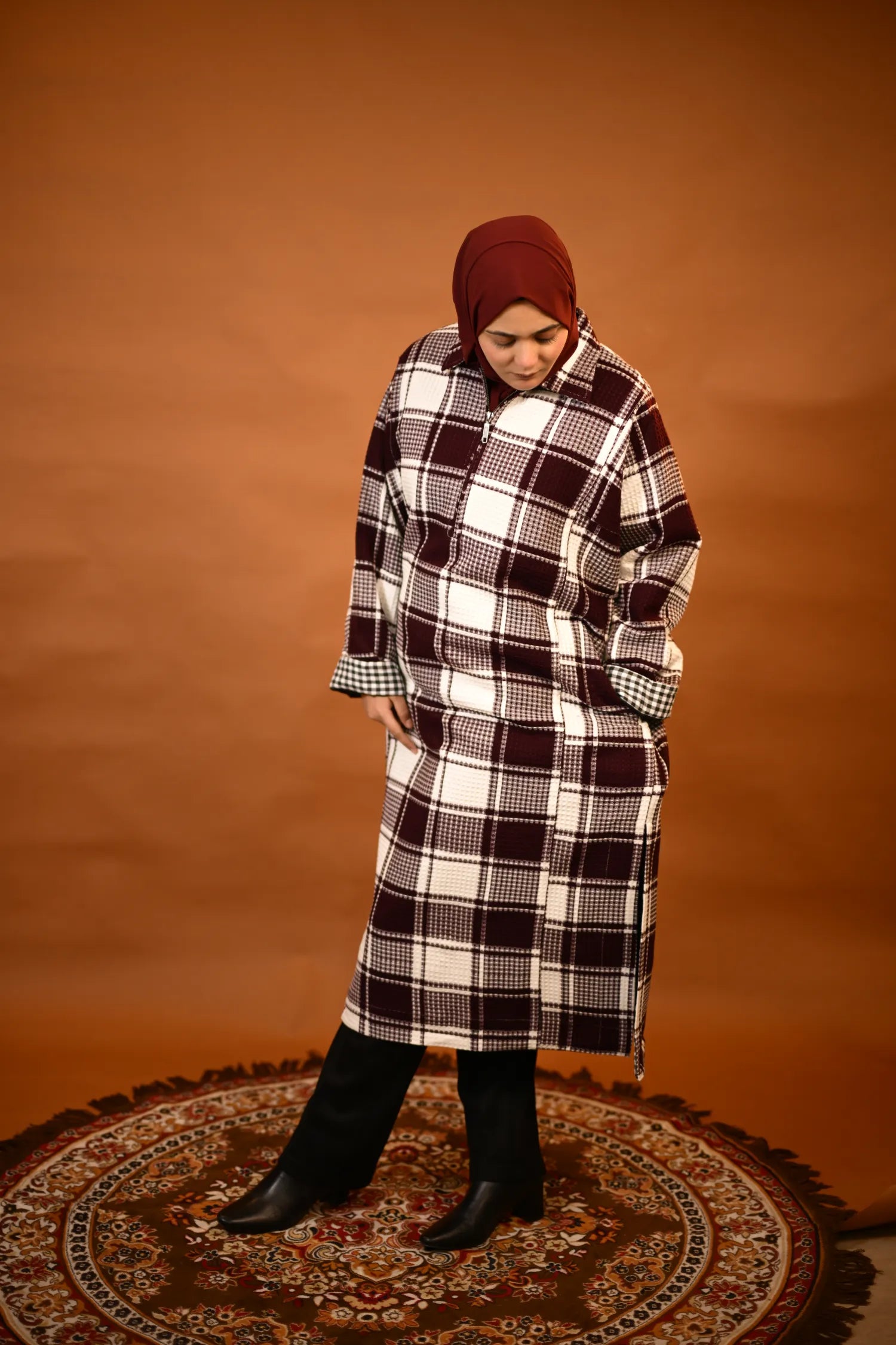 Maroon & White kashmiri Traditional Pheran