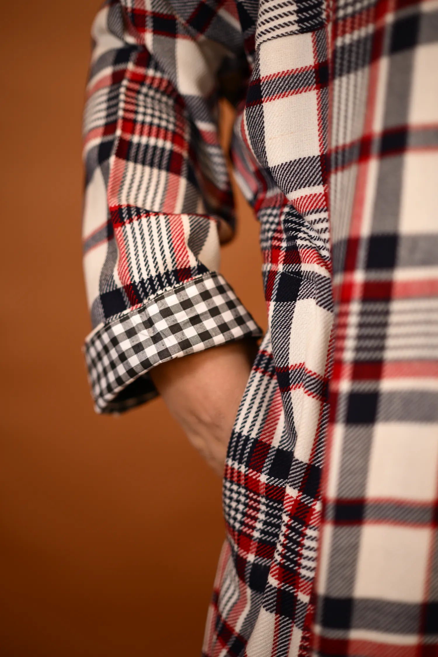 الأحمر متقلب الكشميري التقليدي فيران