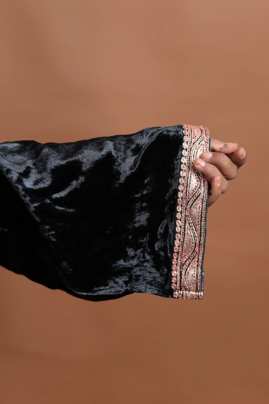 Black Kashmiri Pheran For Females