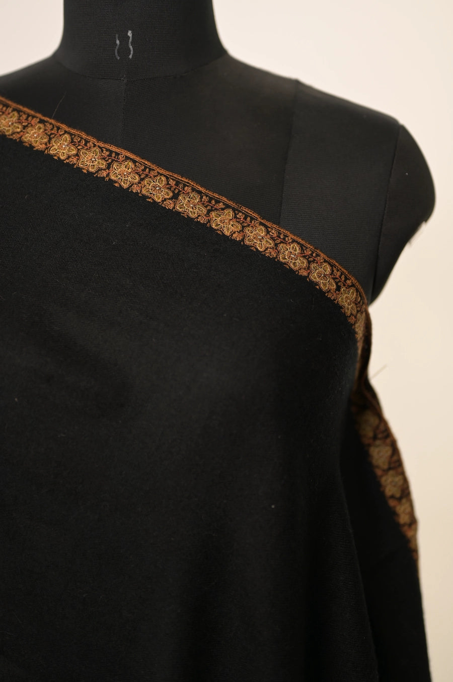 baraqah pure handmade black cashmere shawl for women 